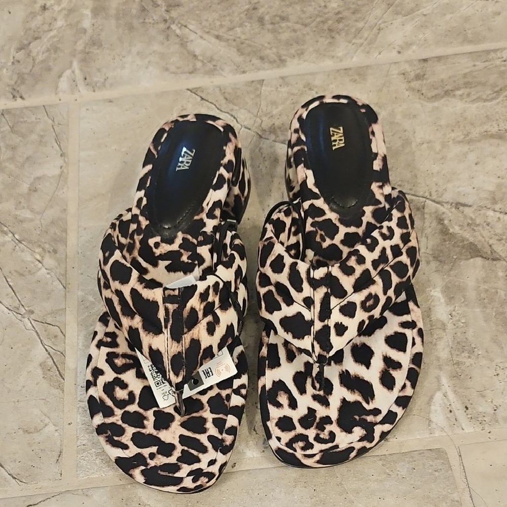 Zara Women's Black and Cream Leopard Sandals NWT!